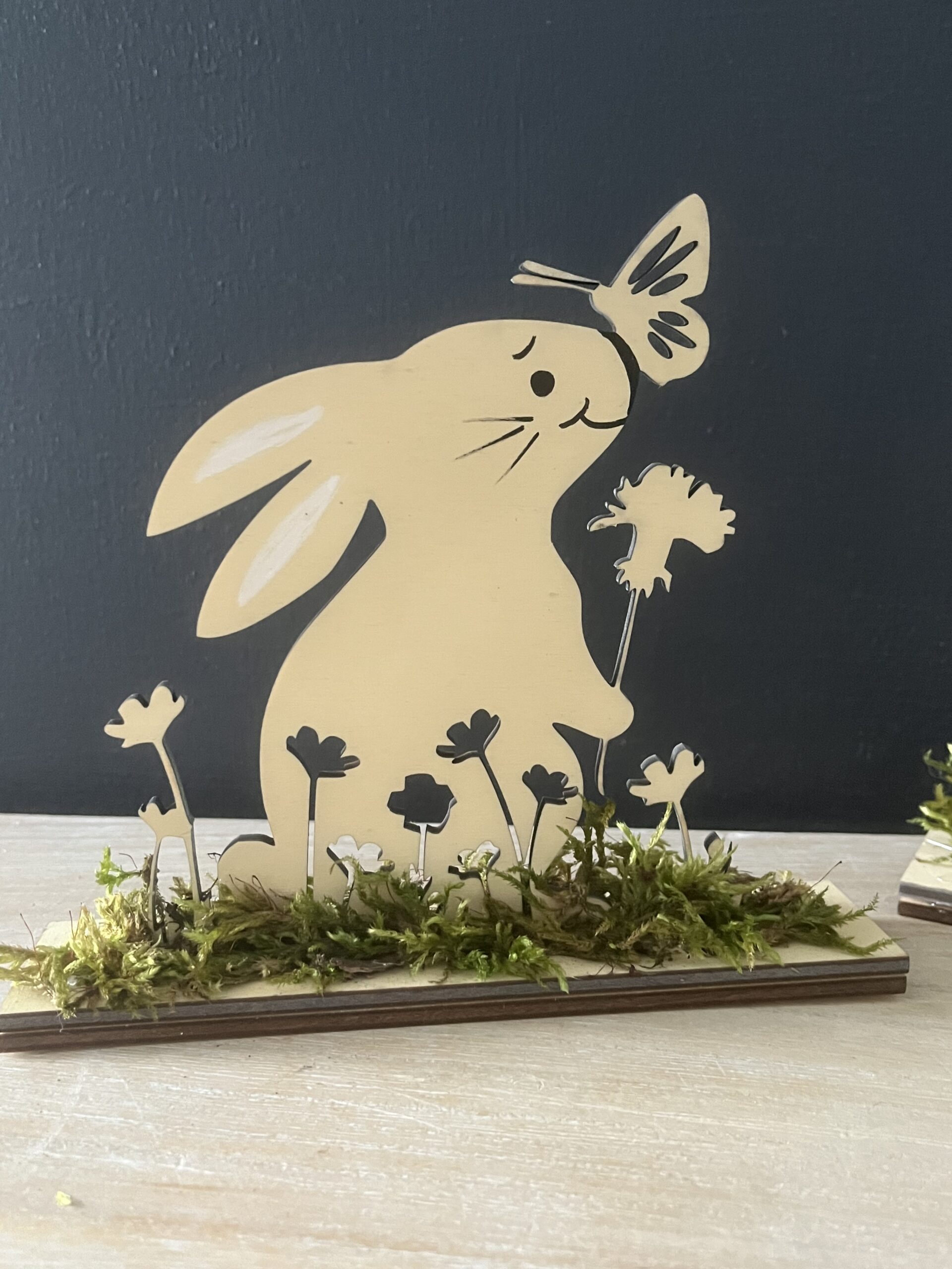 Deko-Geschenke_Osterhase mit Schmetterling